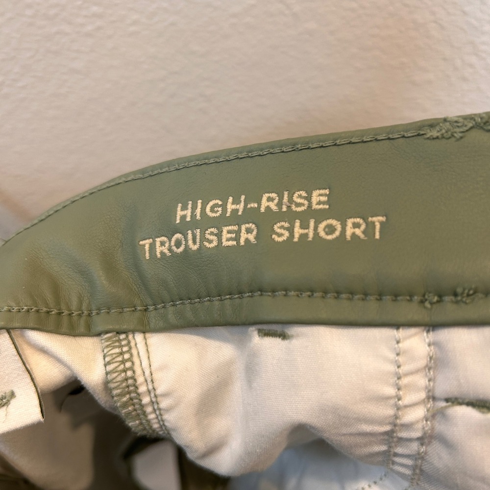 American Eagle Sage Green Faux Leather High Rise Trouser Shorts Size 2 Stretch - Picture 5 of 9